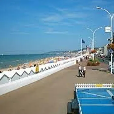 3 Pieces Avec Balcon A 150m Du Centre-ville Et 200m De La Plage, Pres Du Casino - Fr-1-712-50